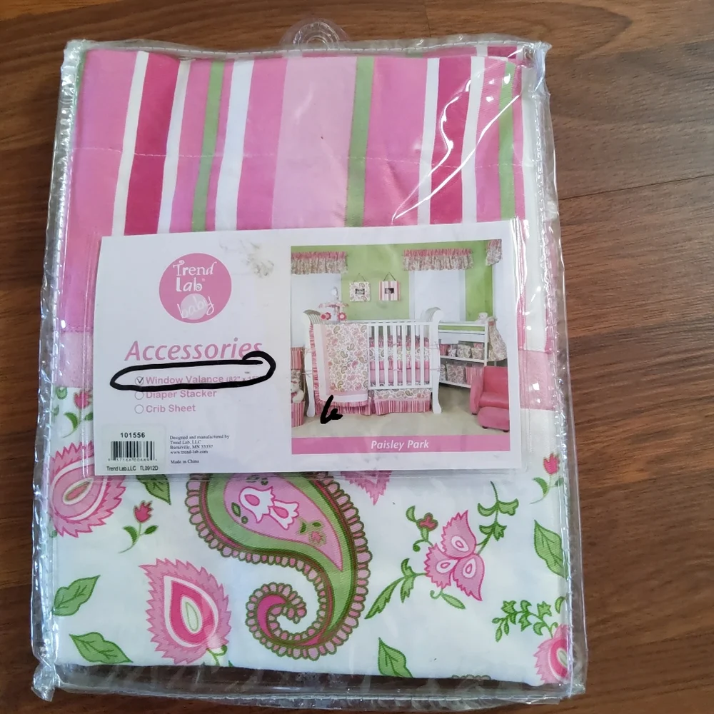 Trend Lab Baby Window Valence Paisley Park Pink
